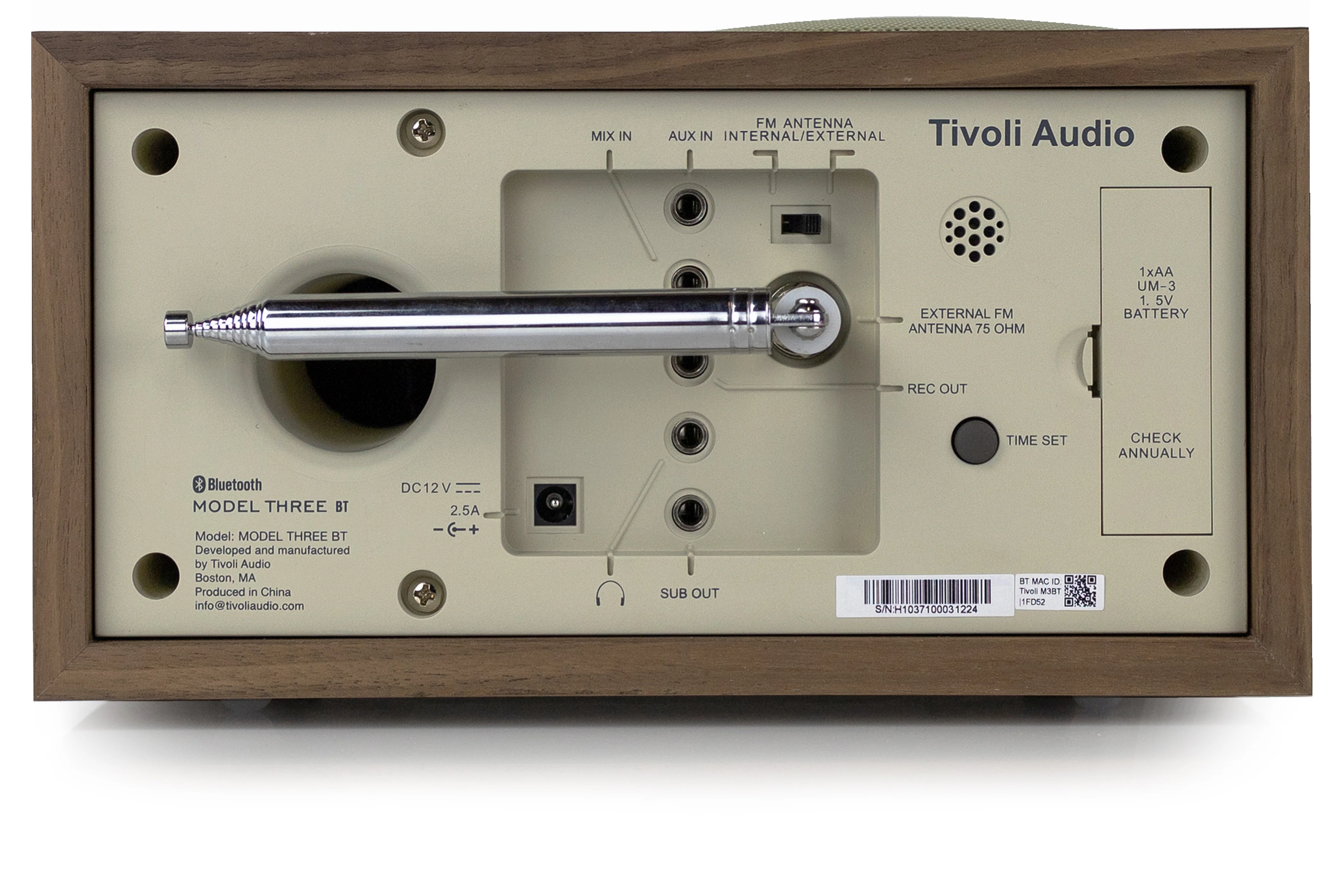Model Three BT - Image 16